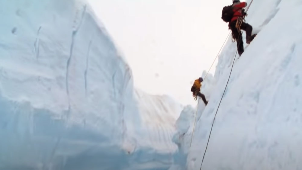 Time lapse cameras capture rapidly melting glaciers (2012).